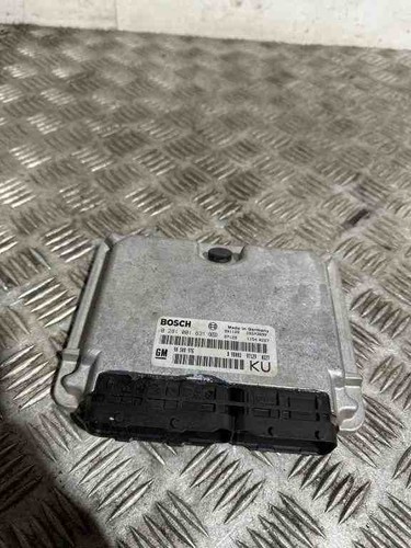 OPEL ZAFIRA A F75 Motorsteuergerät ECU 90508976 2.20 Petrol 141kw 2003 32461211