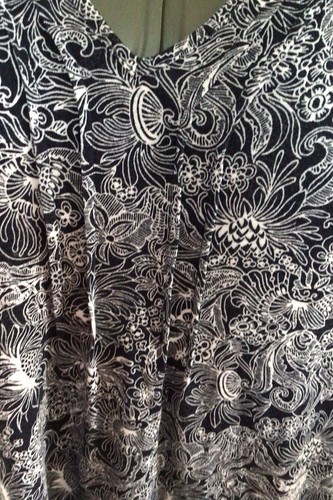 M&S Woman Ladies Navy & White Floral T-Shirt Top Size 14 Pin-tucks Short Sleeve - Picture 6 of 12