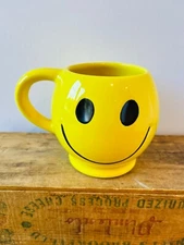 Vintage 70s Pottery Ceramic Yellow Smiley Happy Face Mug Cup Planter