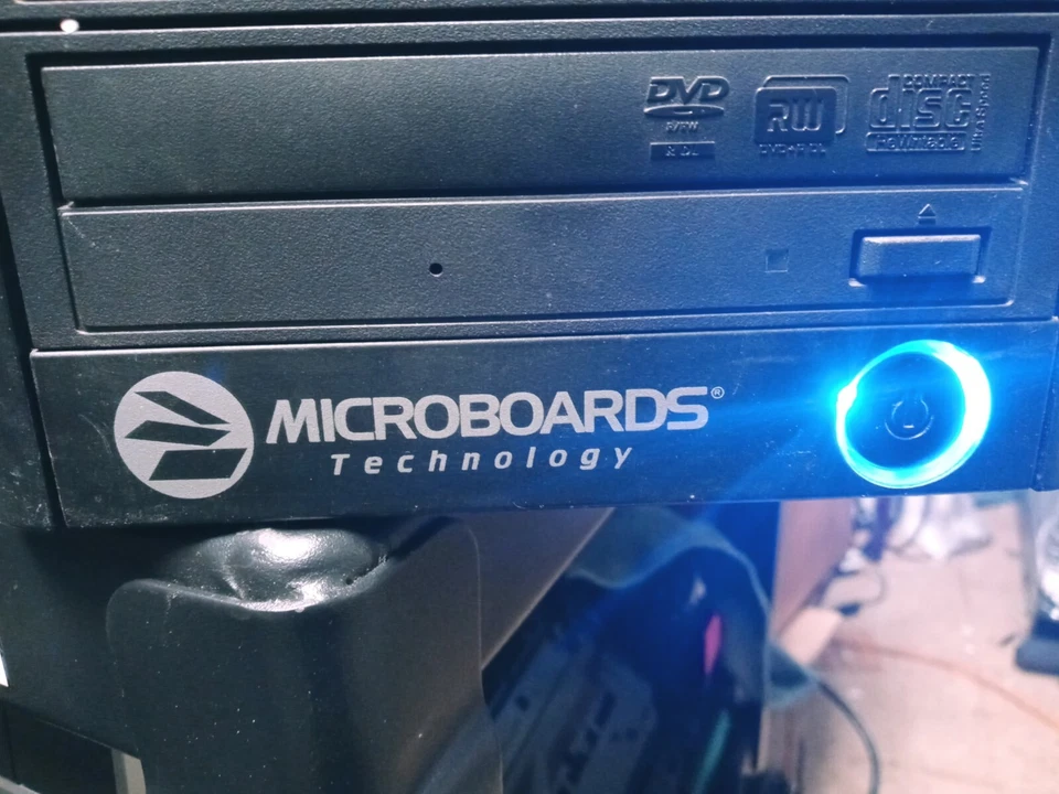 Microboards Technology CD - DVD Duplicator Quic Disc QD123 1:3 Disc Copier - Image 3 of 4