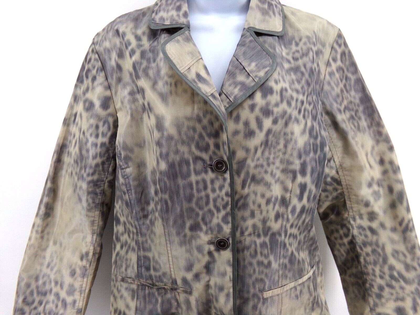 Chico’s Sher Jacket Spring leopard Printed gray C… - image 2