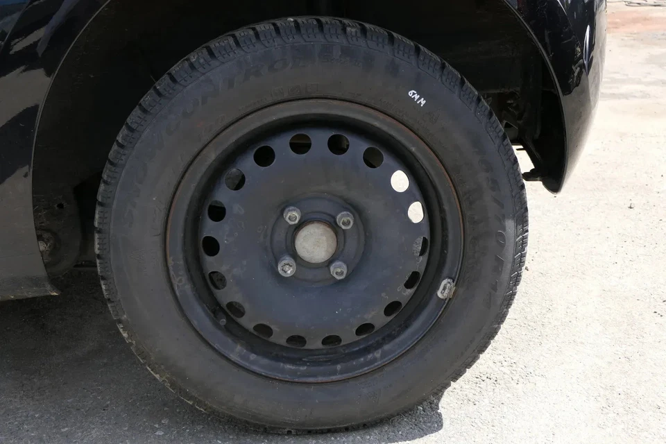 4x VW Up Mii Winterreifen M&S 165/70 R14 81T Reifen 5jx14H2 ET35 Felgen 6-9mm - Bild 3 von 4