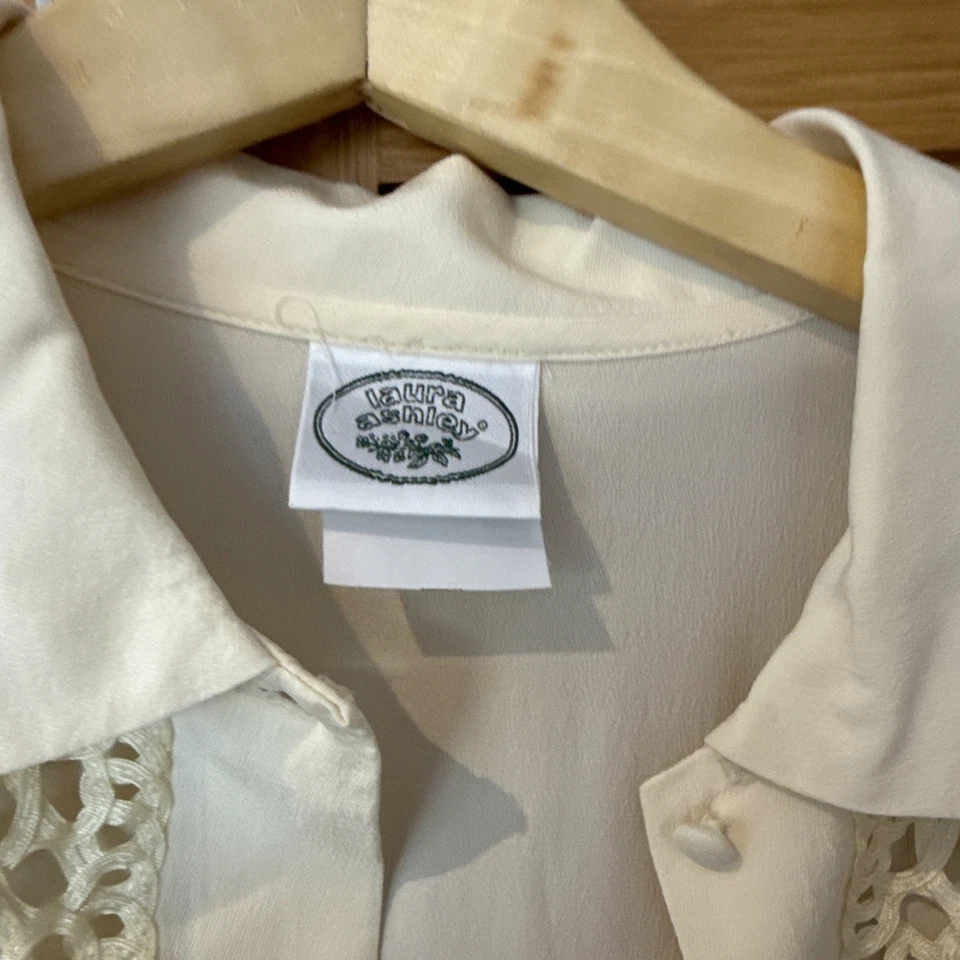 Blusa Camisa Vintage Laura Ashley Estilo Seda Suave Crema Talla UK10 Foto 2 de 4