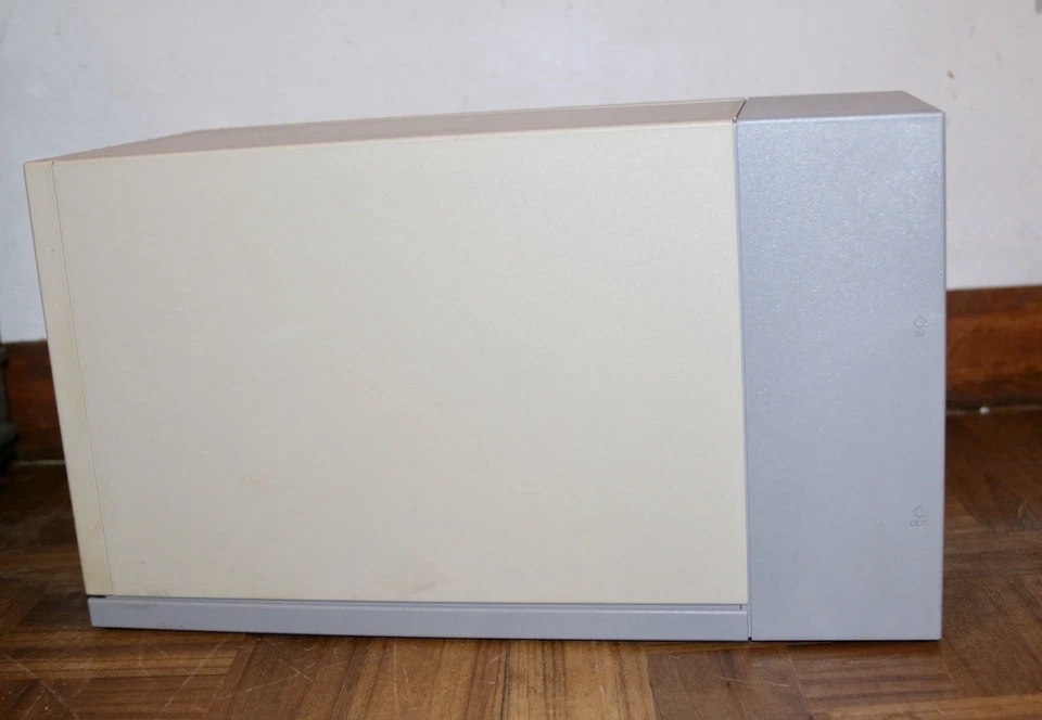 Sun 711 SCSI 12 Bay HDD Enclosure 599-2061-01 w/(7) 5402730-03, 5402936-02 - Image 3 of 4