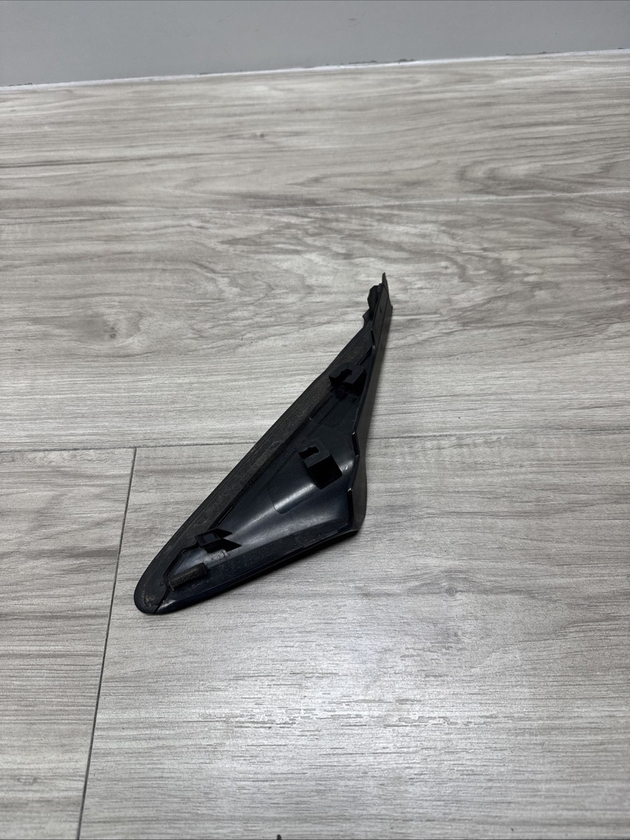 2011-2016 HONDA CR-Z CRZ FRONT RIGHT FENDER CORNER TRIM COVER