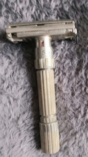 1960 F 1 Gillette Fat Boy DE Razor Adjustable