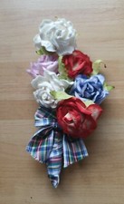 Damski kwiat kwiatowy kolorowy tęczowy ślub wyścigi ascot guzik otwór gorset 