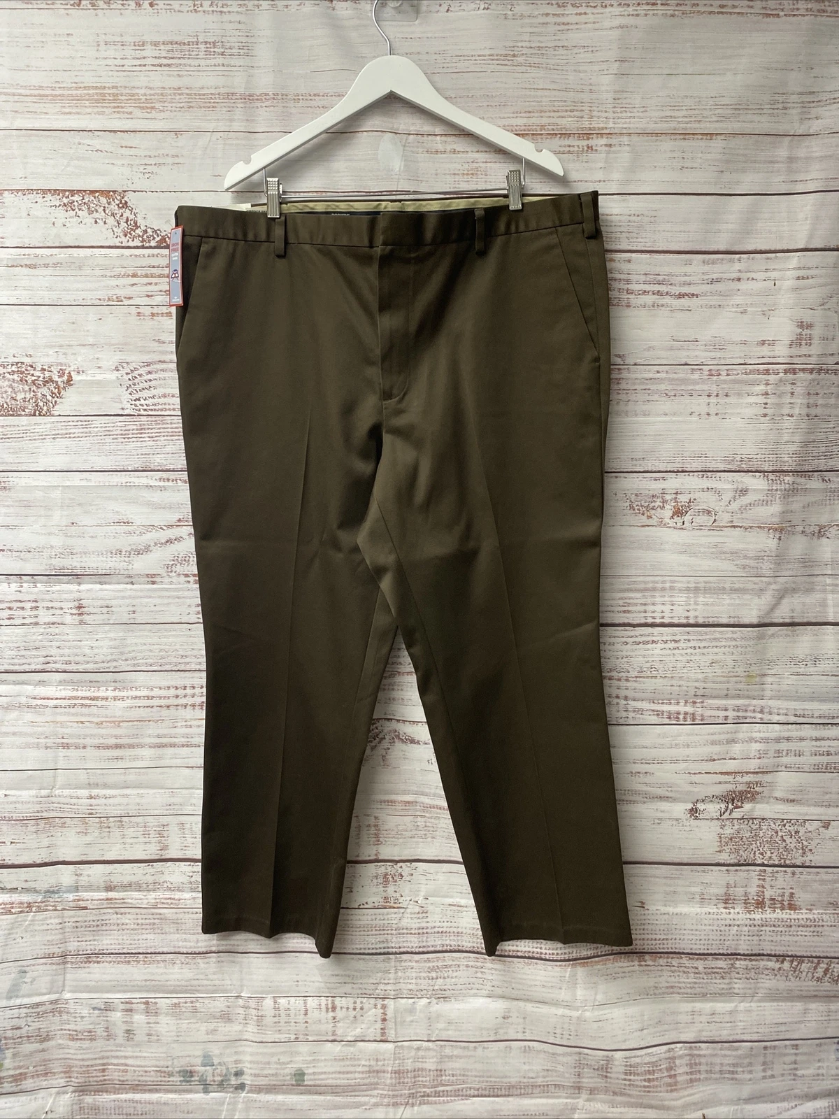 Dockers Iron Free Khaki Classic Fit Flat Front Brown 44x30 NWT MP-8