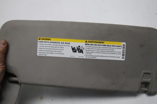 2007-2018 GMC Escalade Tahoe Sierra Yukon LEFT Sun visor Mirror Light OEM #52D - Picture 7 of 8