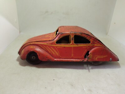 ANCIENNE VOITURE EN TOLE FABRICATION FRANCAISE