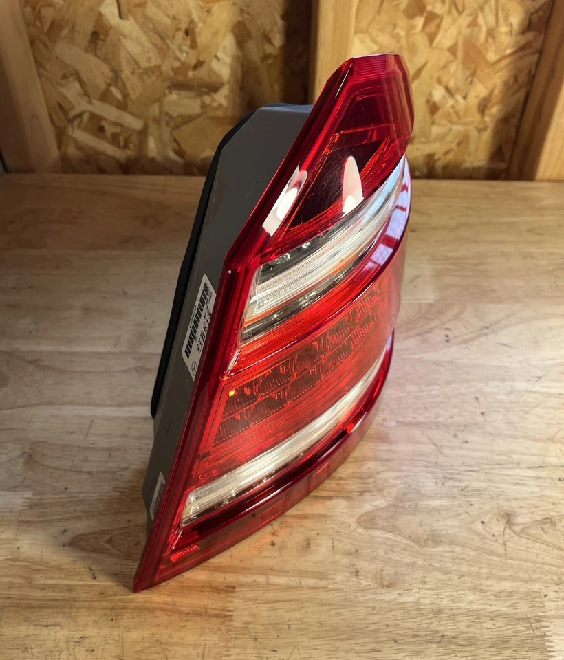 2010-2012 Mercedes-Benz GL450 GL550 Right Side Tail Light Lamp A1648203664 OEM✅ - Image 4 of 4