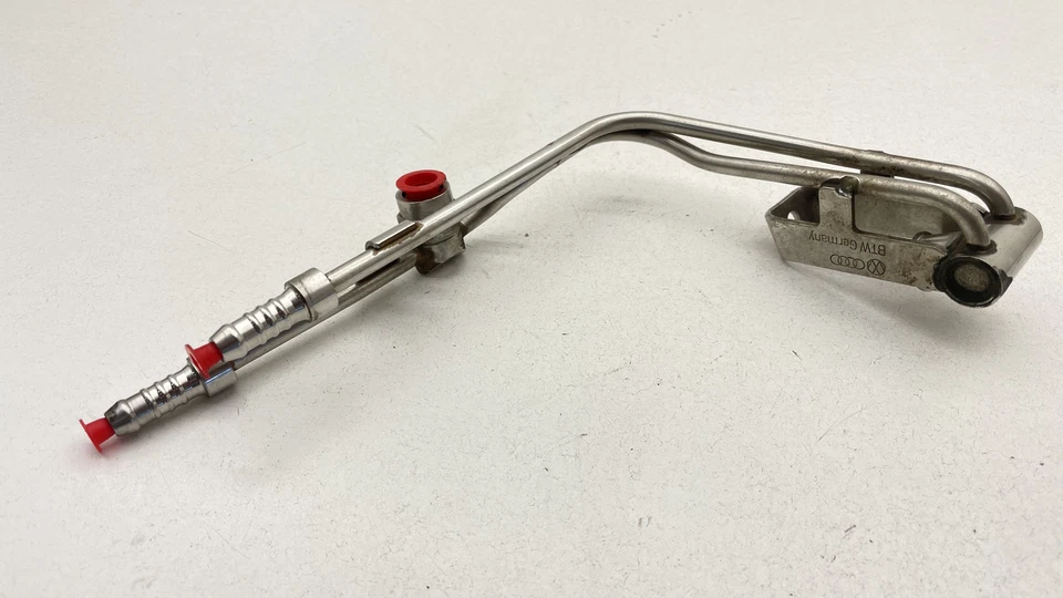 Tubo de línea de combustible AUDI A4 2013-2016 2,0 L OEM #06H133681A Foto 2 de 4