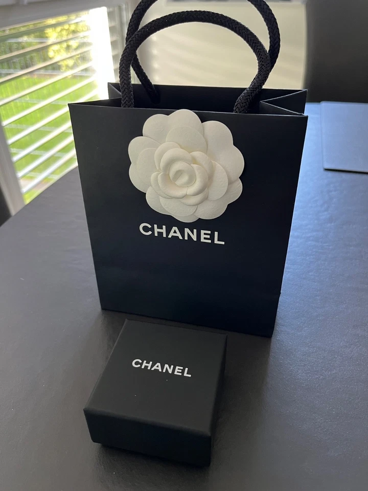 Chanel Ohrringe NEU und OVP 5/2025 mit Rechnung - Bild 2 von 4