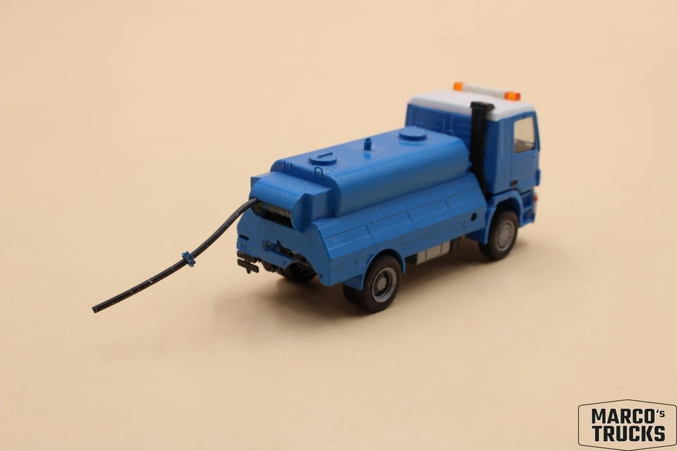 Herpa MB Actros MP3 水上卡车 2 轴蓝色/白色 定制 1:87 /H24953 — 第 2/2 张图片