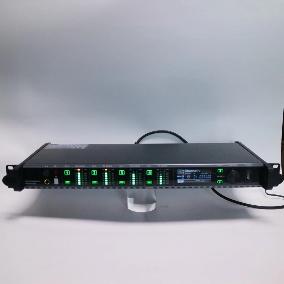 ULXD4Q-Beta58 Wireless Microphone System Digital 4 LED Hand Large Screen Display - Image 4 of 4