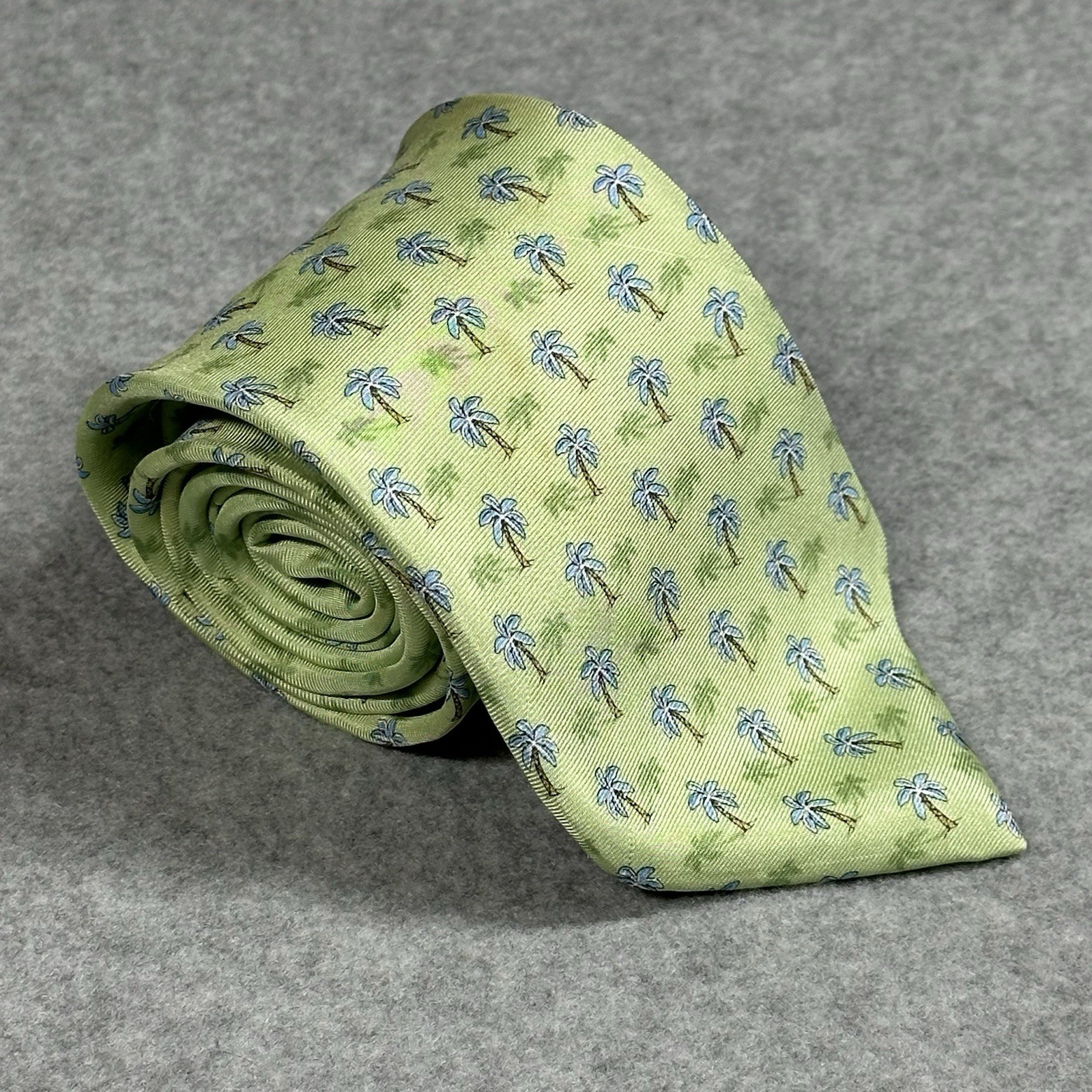 Tommy Hilfiger Palm Tree Silk Tie Green Blue USA Vintage Classic 57x3.5in NOTE