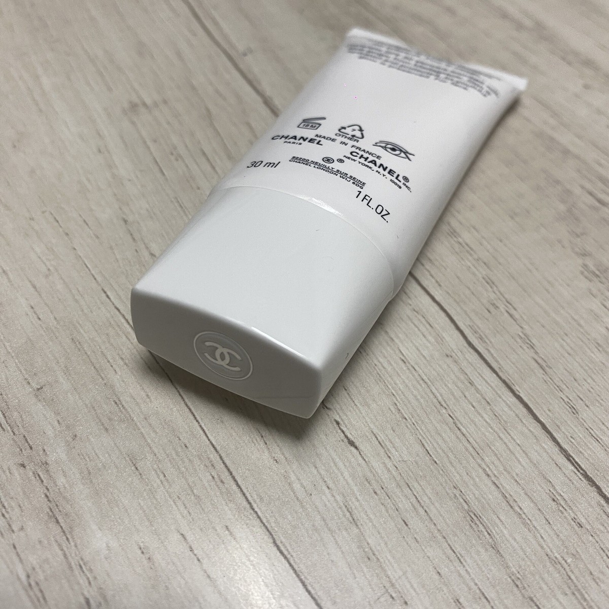 CHANEL UV Essentiel Global Protection Sun Gel Cream SPF 50/PA++++