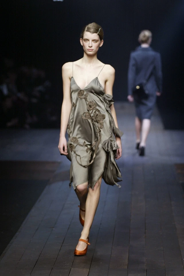 Vintage Lanvin Fall 2004 Grey Silk Floral Slip Dress 40 Alber Elbaz Runway - Image 3 of 4