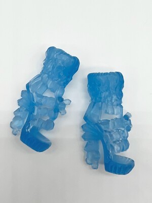Monster High G1 Abbey Bominable Dot Dead Gorgeous shoes | blue ice crystals