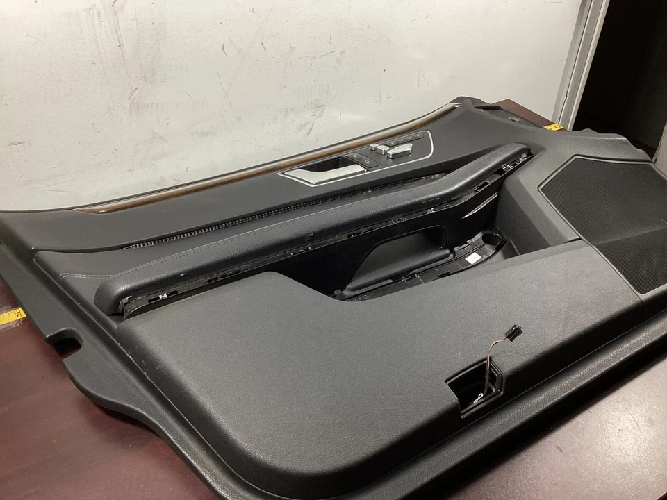 2010 - 2016 MERCEDES BENZ E350 LEFT DRIVER FRONT INTERIOR DOOR PANEL OEM . Foto 2 de 4