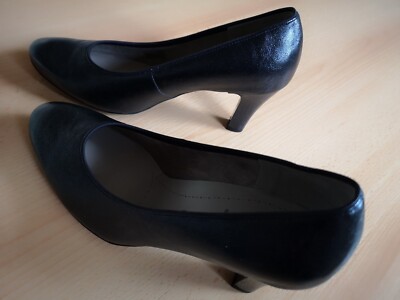 Neu!!  2 Paar Pumps Gr. 39 für nur 18,00  ! Dunkelblau Metallic und Schwarz Lack