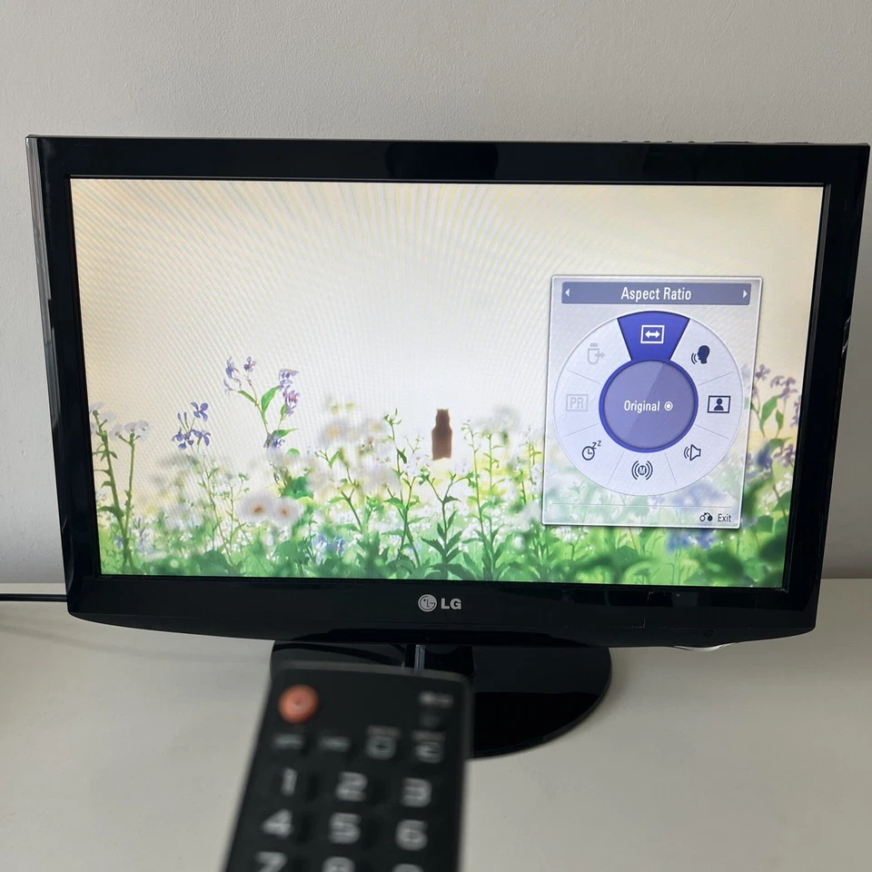 LG 22” HD TV Plus Remote Controller 22LH200H Black - Image 3 of 4