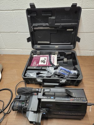 Magnavox Movie Maker Camcorder Model VR9244AV01 S VHS CCD Video