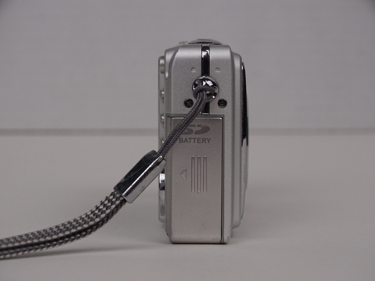 Traveler Slimline X6 Digital Camera Only Germany 6.2 MP Supra Foto