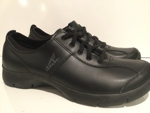 dansko black tennis shoes