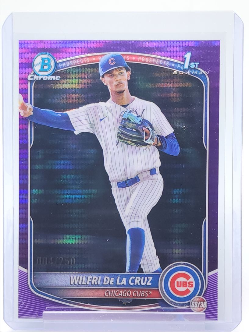 WILFRI DE LA CRUZ 2025 BOWMAN CHROME 1ST PURPLE PULSAR CUBS /250 Q4920