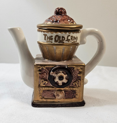 Old Grind Cardinal Mini Tea or coffee pot (5'') Decorative