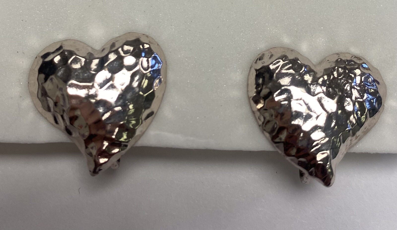 Vintage Hammered Silvertone Heart Shaped Clip Ear… - image 4