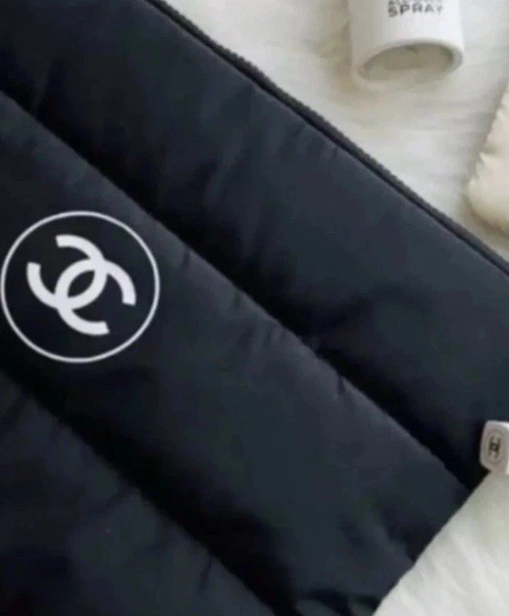 Beauty Pouch Chanel  VIP Black Cosmetic Makeup Case Organizer New - Image 4 of 4