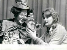 Press Photo Serious Business Of Clowning - KSB26251