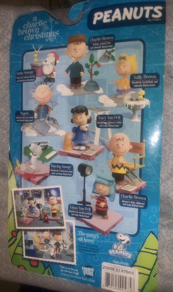 Peanuts A Charlie Brown Navidad Charlie marrón con gorra y patético árbol Foto 4 de 4