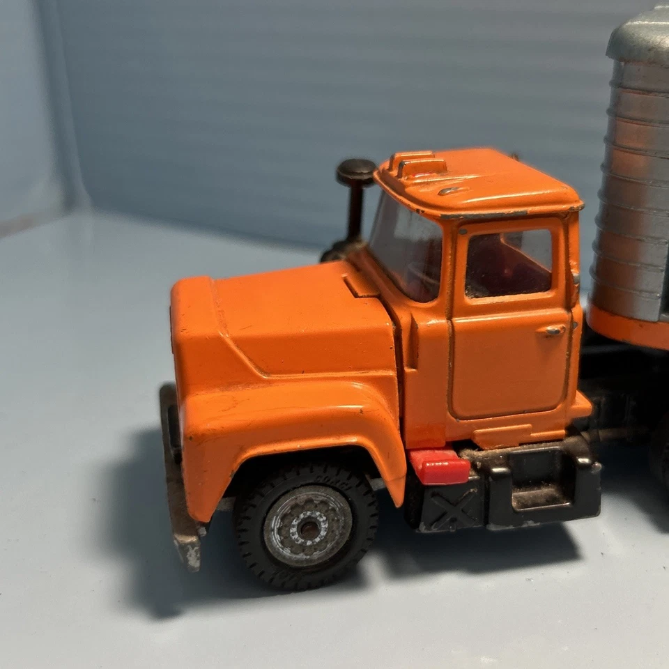 Vintage Corgi MAJOR No. 1100 MACK TRUCK W/ TRANS CONTINENTAL TRAILER G411 - Image 2 of 4