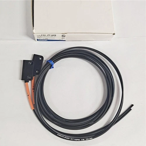 1PC New OMRON E32-ZT16PR Fiber Optic Sensor E32ZT16PR Free Shipping - Picture 3 of 3