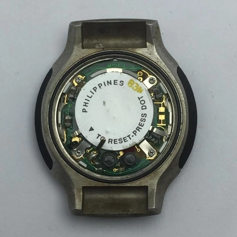 Reloj Guess Athletic Cronógrafo Digital Cuarzo Vintage para Piezas Foto 4 de 4