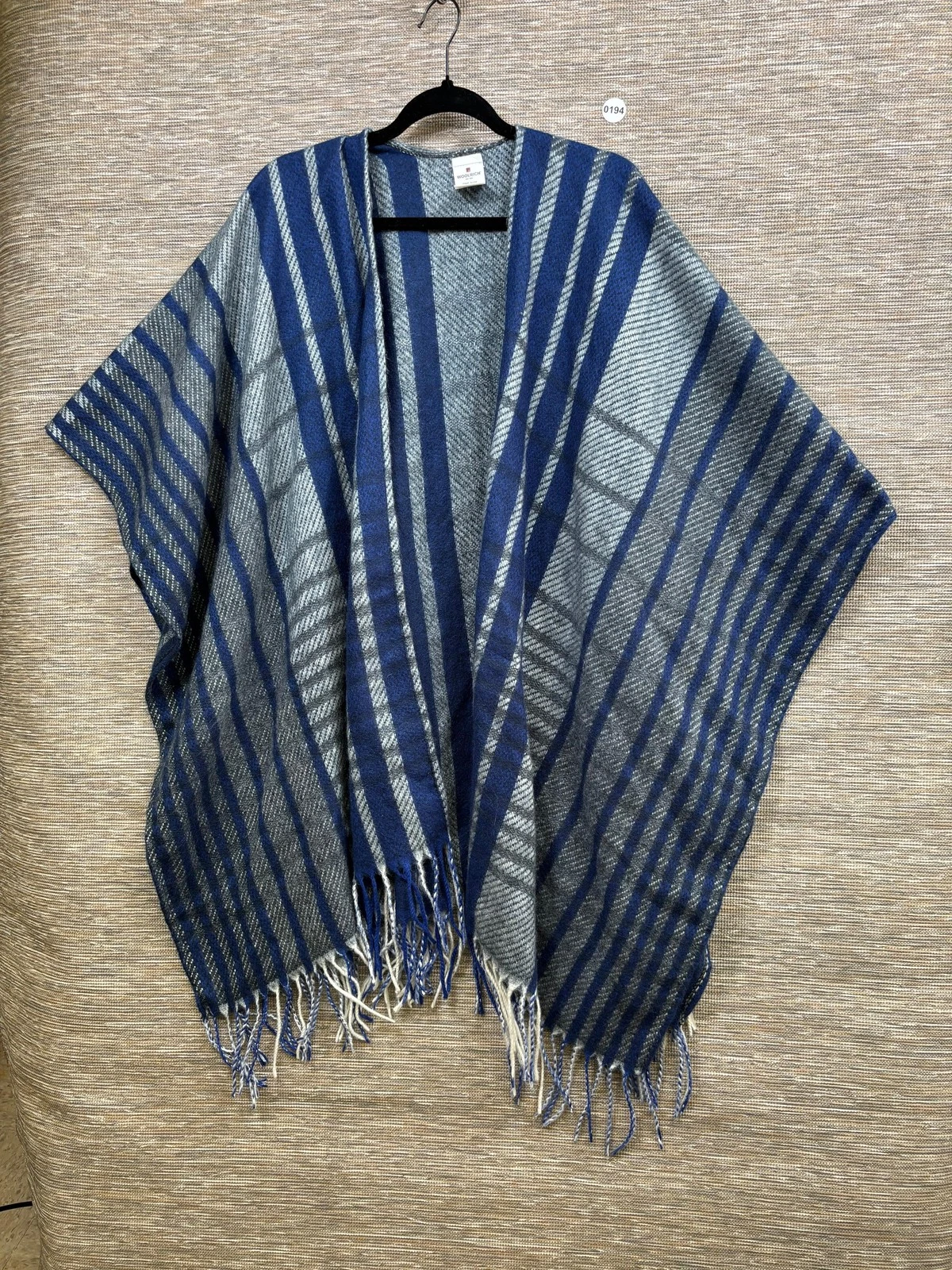 Woolrich Poncho Womens One Size Blue Gray Striped Fringe Kimono Open Cape Wrap
Opens in a new window