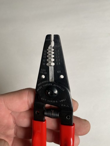 NOS - TECHNI-TOOL Made In USA Wire Stripper Pliers 10-18 AWG - Red Handle 6.25” - Picture 4 of 7