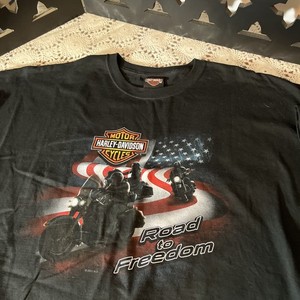 2011 Harley Davidson Men's Road To Freedom Motorcycle  T Shirt Size XXL