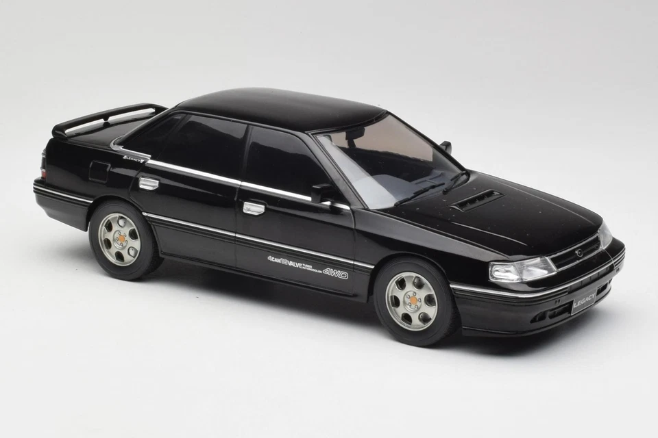 18CMC131A Subaru Legacy RS Black IXO 1/18 - Immagine 4 di 4