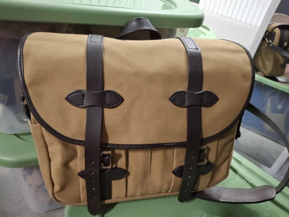 Filson 232 pequeño para llevar con inserto de cámara Foto 2 de 4