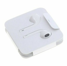 Official Apple Earpods with Lightning Connector MMTN2ZM/A 
