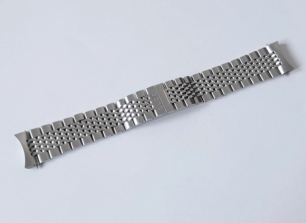 BRACELET DE MONTRE GUCCI G TIMELESS EN ACIER INOXYDABLE BRACELET 20 mm + 2 barrettes à ressort