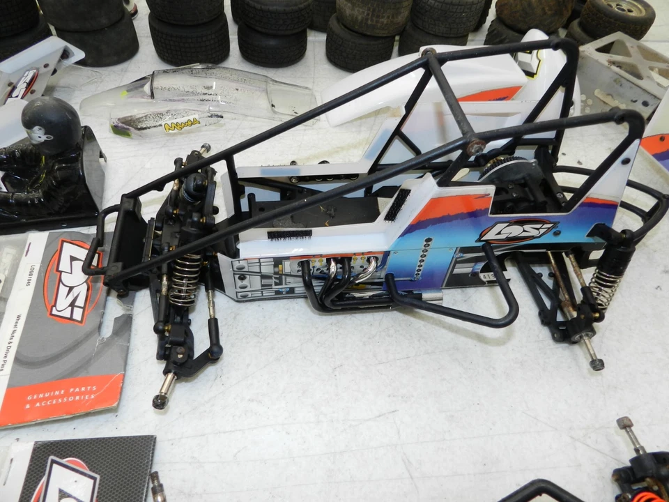 Losi Mini Sprint Slider Oval Dirt Radio Controlled Car LOT FOR PARTS OR REPAIR - Image 4 of 4