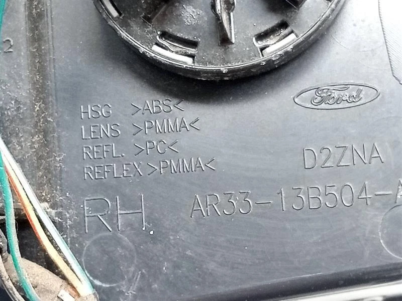 Used Right Tail Light Assembly fits: 2011 Ford Mustang Right Grade A Foto 2 de 4