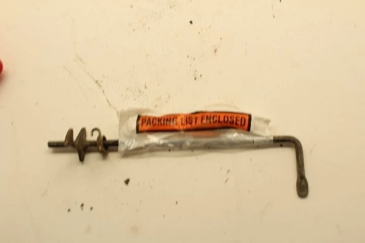 01-05 HONDA RANCHER 350400 SEAT LATCH 77105-HN5-670