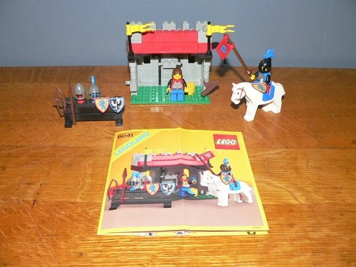 Vintage 1986 LEGO Legoland Castle Set No. 6041 Armor Shop w/Instruction Manual