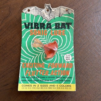 Vintage Vibra Bat Sonic Lure on Display Card Harrison Industries Inc Newark, NJ